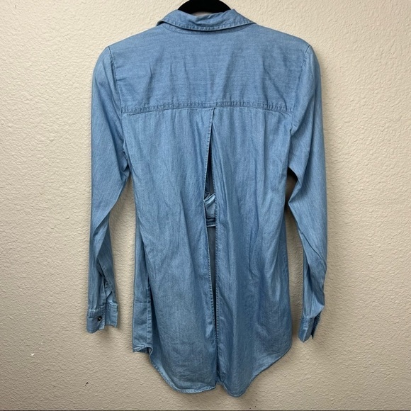 GB Gianni Bini Split Back Chambray Tunic - Picture 2 of 7